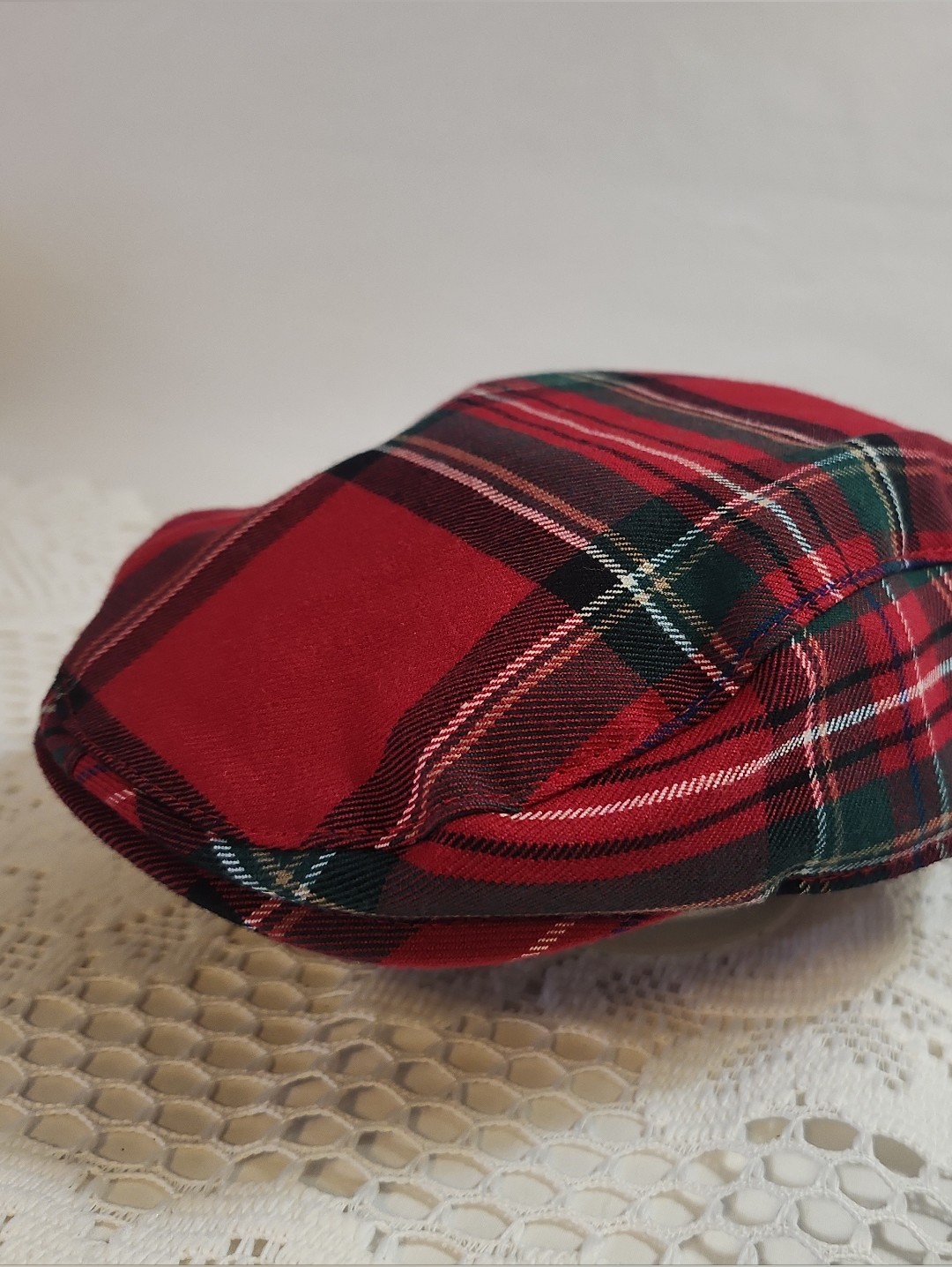 Gymboree Christmas Red Tartan Plaid Newsboy Cap Hat 12-24 Months